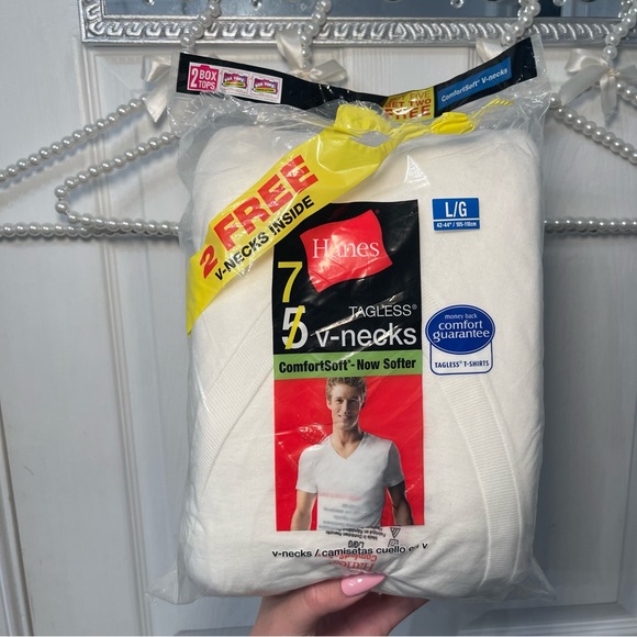 7 PACK HANES BRAND NEW V NECK T SHIRTS - Picture 1 of 5